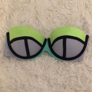 Bathing suit top, worn once, great condition